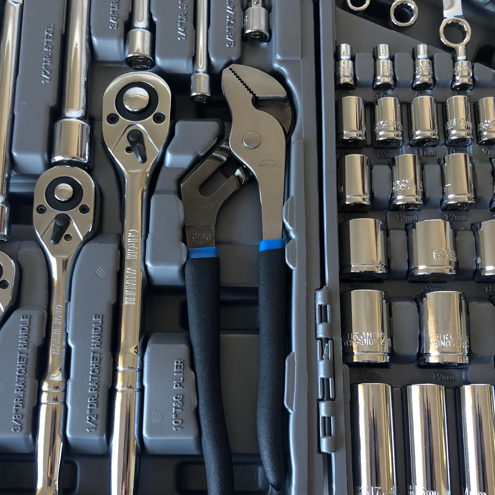 Maletín de Herramientas de Mecánica 163 Piezas Apollo Tools DT0002 — Vasos Métricos y en Pulgadas